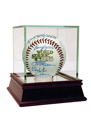 1986 New York Mets Team Signed World Series Baseball